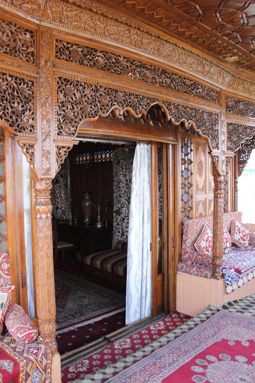 Wangnoo Worth Houseboats Srīnagar Exterior foto